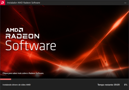 Captura de tela do assistente de instalação do Instalador de Software AMD. A captura mostra uma tela de instalando os drivers.