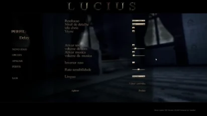 Captura de tela do jogo Lucius traduzido. O menu mostra o menu de opções traduzido.