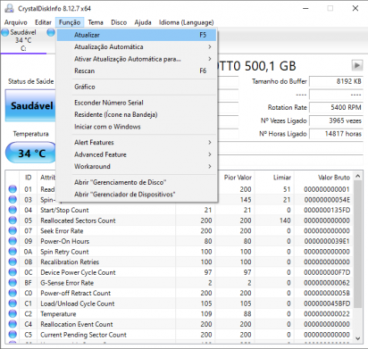 Captura de tela exemplo do CrystalDiskInfo mostrando uma tela de exemplo aberta a respeito de um HD comum. O menu de opções 